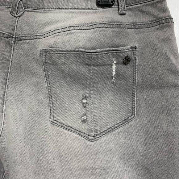 NWT Democracy “Ab”solution washed gray distressed cuffed shorts - Picture 4 of 8